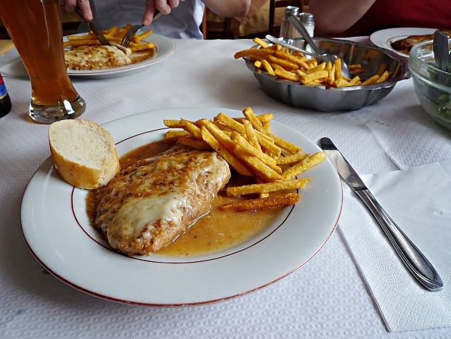 Cordon-bleu mit Pommes frittes