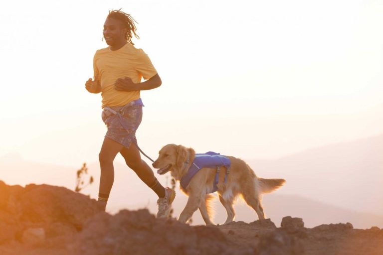 5080_Trail-Runner-Running-Vest_Seth--Rose_Tumalo-Mountain_Print-102.jpg